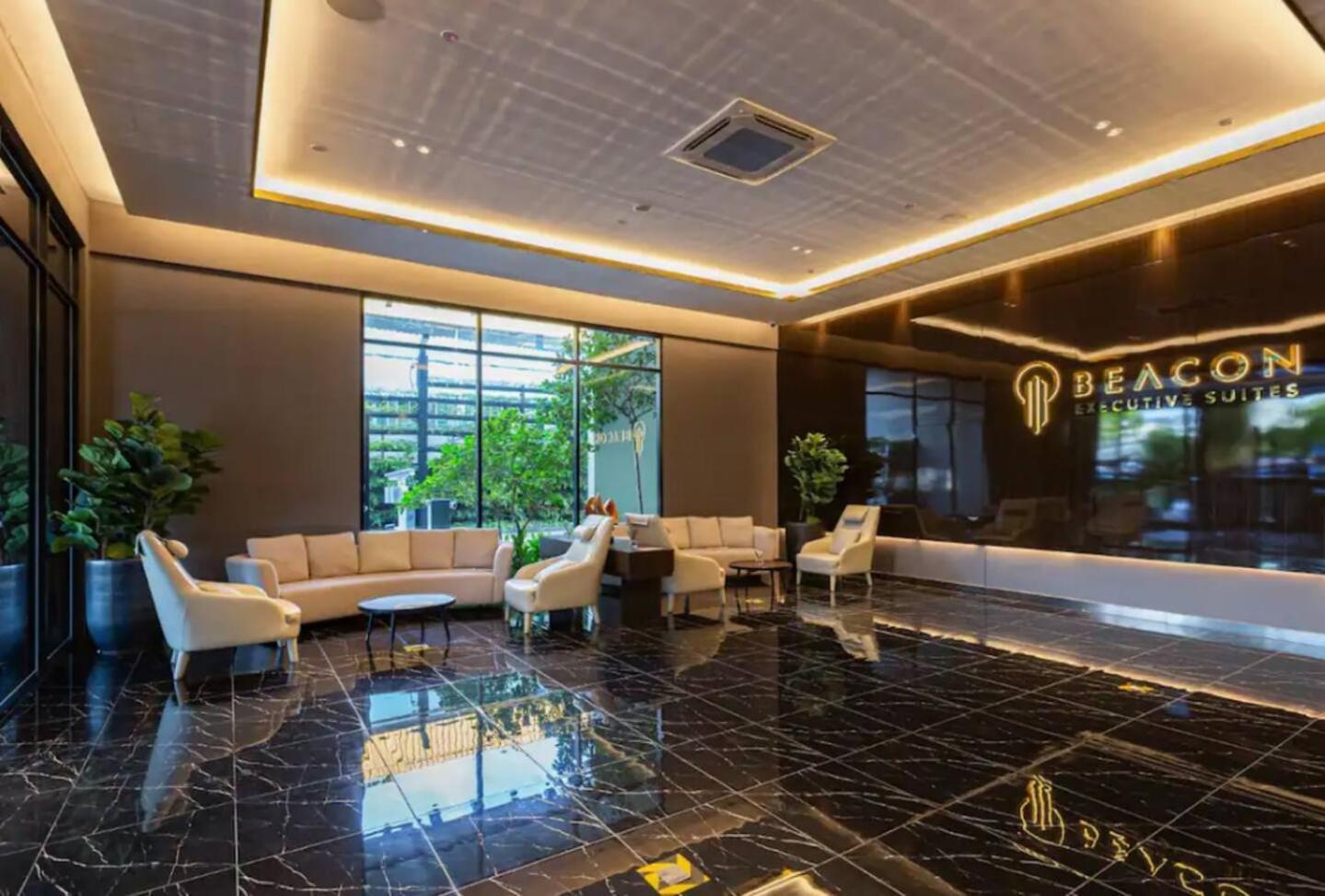 Fresh New Look Georgetown#skypoolcontemporarysuite
