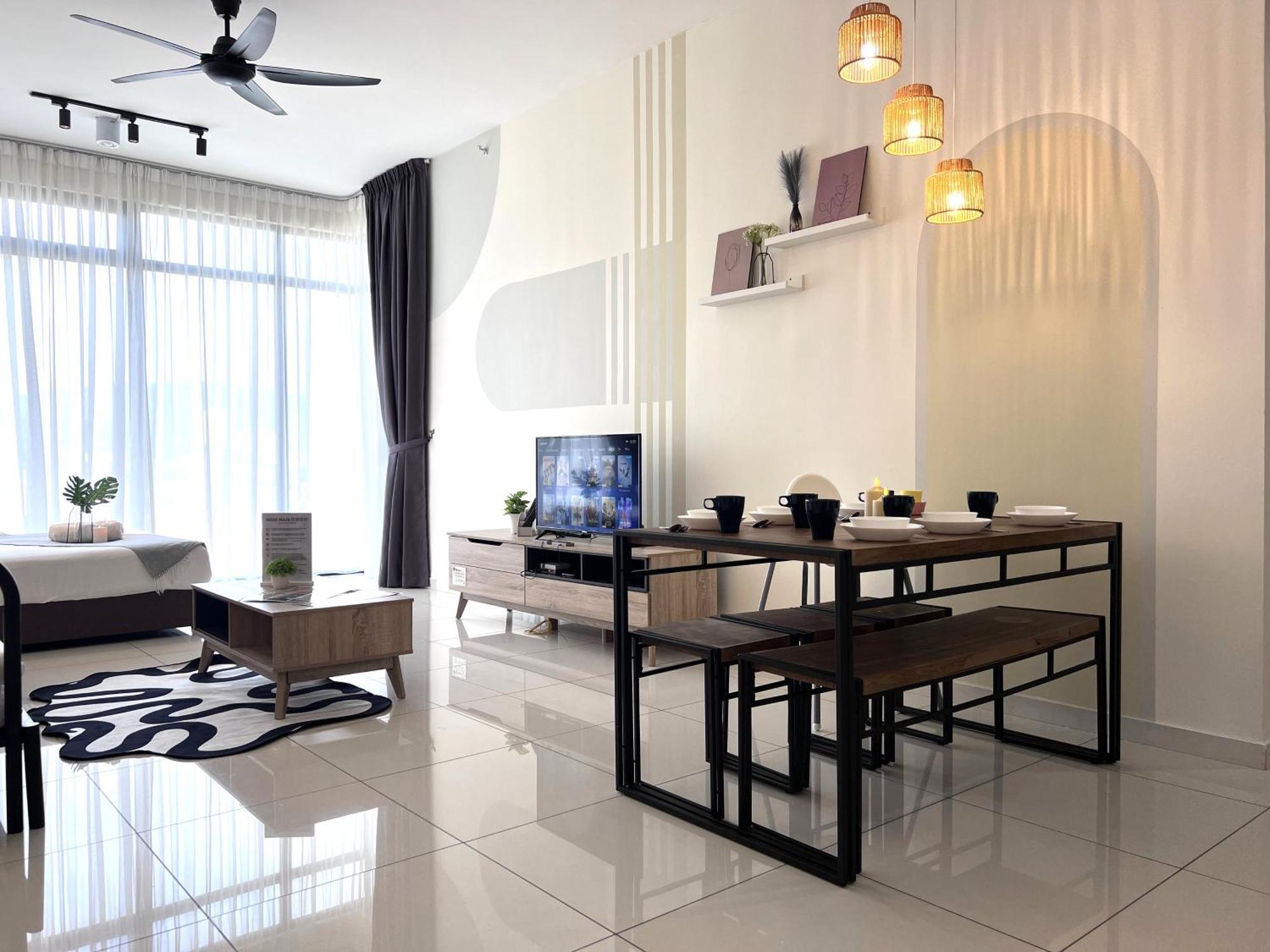 Fresh New Look Georgetown#skypoolcontemporarysuite